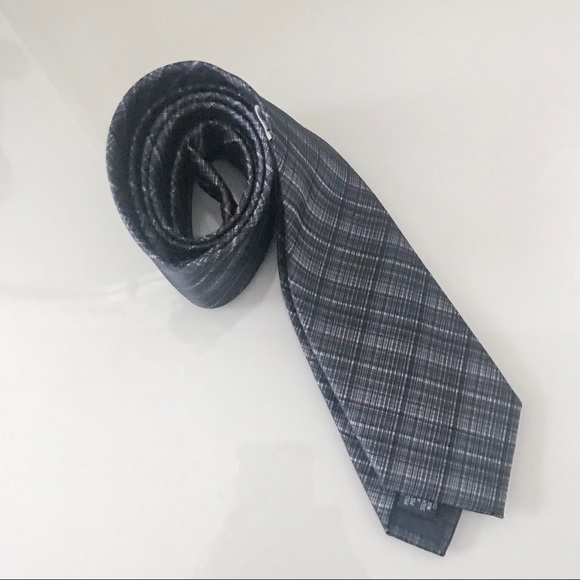 Kenneth Cole Reaction Tie - Picture 1 of 4